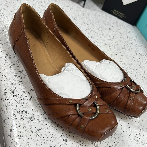 Frye Shoes - Picture 2 of 8